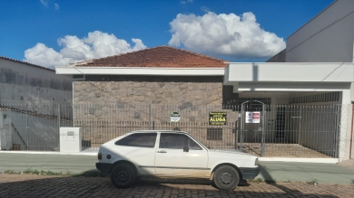 EXCELENTE CASA PARA LOCAÇÃO MORADIA OU CONSULTÓRIOS COMERCIAIS- CENTRO