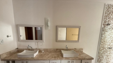 RESIDÊNCIA ENCANTADORA DISPONÍVEL PARA VENDA E LOCAÇÃO NO CORAÇÃO DO JARDIM SÃO DOMINGOS