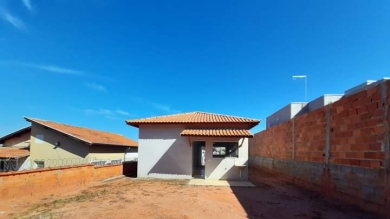 CASA PARA VENDA - CARLITO QUILICI