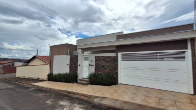 CASA PARA VENDA - BAIRRO SANTA CLARA