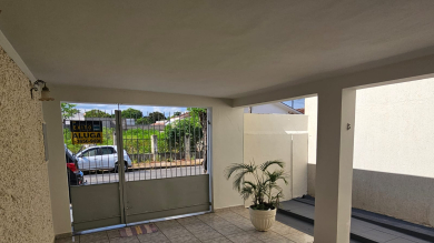 CASA PARA LOCAÇÃO - CENTRO