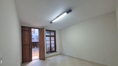 SALA COMERCIAL PARA LOCAÇÃO - RUA CEL DIOGO, 1554 – CENTRO