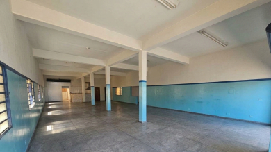 CASA COM GALPÃO PARA LOCAÇÃO - CENTRO