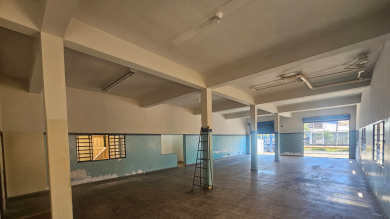 CASA COM GALPÃO PARA LOCAÇÃO - CENTRO